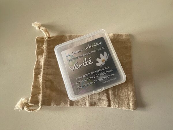 Boîte de cartes de citations et leur sac en coton